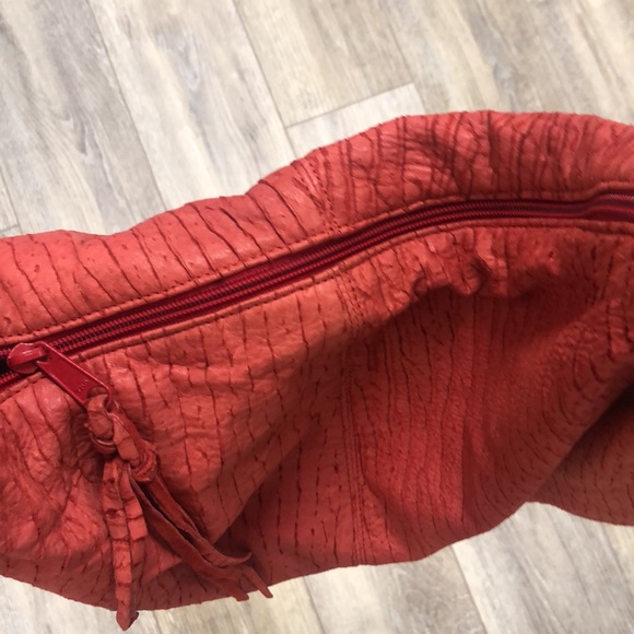 Benelli & me Hobo Leather Bag - Picture 9 of 10